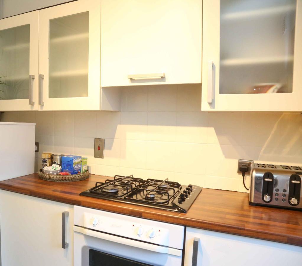 Great Location - City Centre - Parking - 4 Beds - 2 Bedrooms Belfast