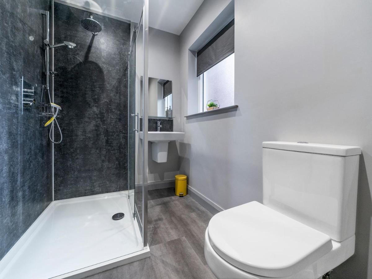 Pass The Keys Lovely 1br In No 1 Location With Amenities Apartment *