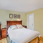 Avenue House Guest House