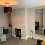 City Break Plush Pad, Walking Distance To City Centre