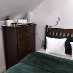 Budget Shared Dorm Rooms, Oldpark Road Area, 2 Miles To City Centre, Free Breakfast, Pics And Full Address Sent After Booking