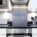 Pass The Keys Exquisite 3 Floor Townhouse Perfect Location