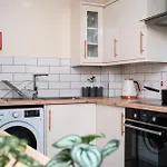 Central Apartment In Belfast City Centre