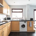 Belfast City - 3 Bedroom Cosy Home - Walking Distance To City