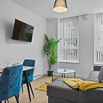 Modern 2 Bedroom Apartment In Belfast East Village