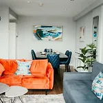 Urban Elegance: Luxury; Sleeps 6