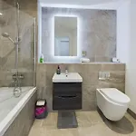 Contemporary 1 Bed, City Centre