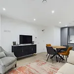 Stunning Modern 1 Bed Apartment