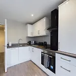 Bright And Cozy 1 Bedroom Apartment In Belfast
