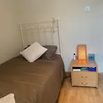 Excellent 2 Bedroom Apartment In Belfast