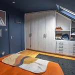 Spacious 4Br Victorian Property W/ Outdoor Terrace