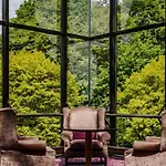 The Stormont Hotel