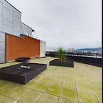 3 Bedroom Penthouse With Spacious Terrace City Center
