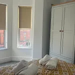 Apartment 4 Fitzroy Avenue