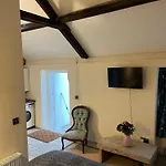 Tracey\'S Farmhouse Cottage
