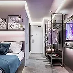 Dream Apartments Pods