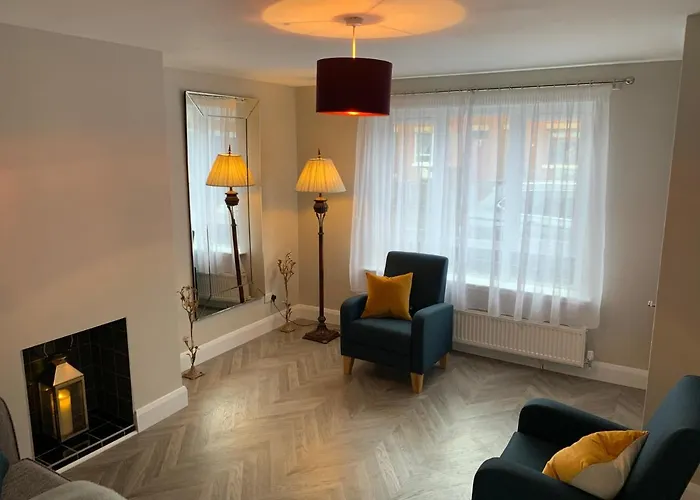 City Break Plush Pad, Walking Distance To City Centre