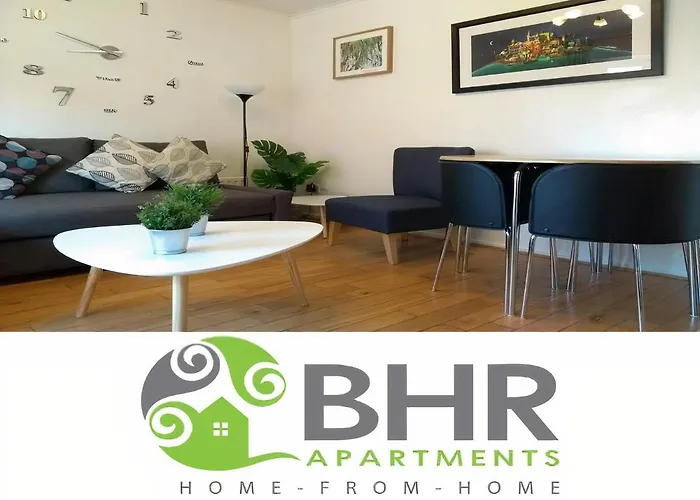 Very Central Location- Free Parking - 2 Bedrooms