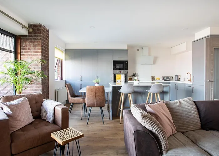 New Lisburn Road Apartment - Free Parking