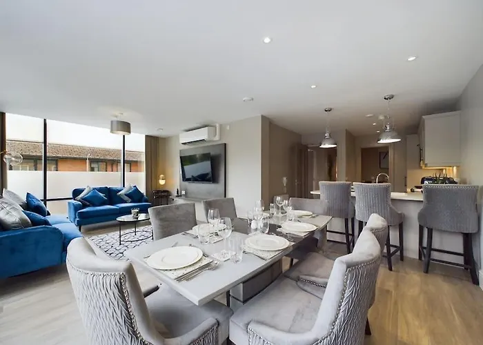 Bradbury Apartment On Lisburn Road By Lesley