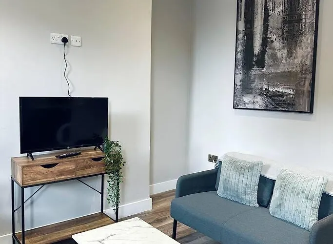 Stylish 2 Bedroom City Apartment