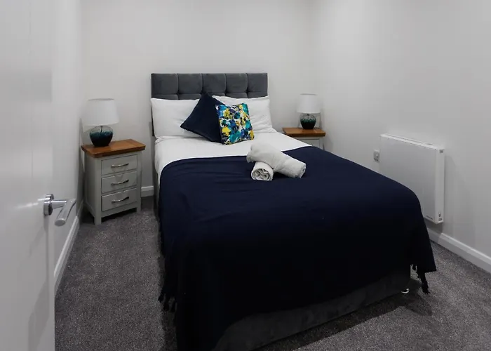 Modern 3 Bedroom Flat In Belfast City Center With Terrace