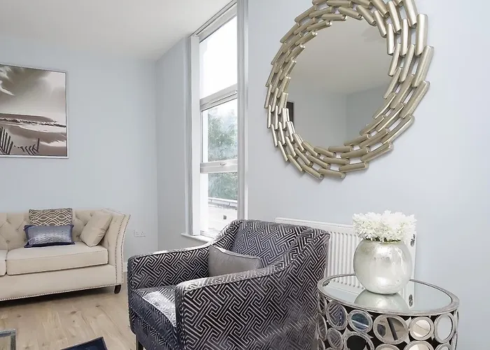 City Centre 3 Bdr Townhouse By Belfast City Breaks