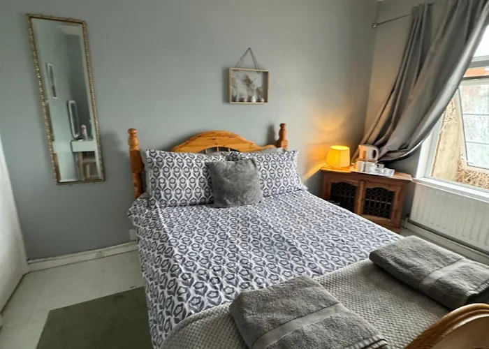 House Near To Castlecourt Shopping