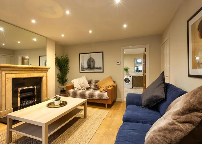 The Annadale - Luxury 3 Bd House - Gold Short Term Stays