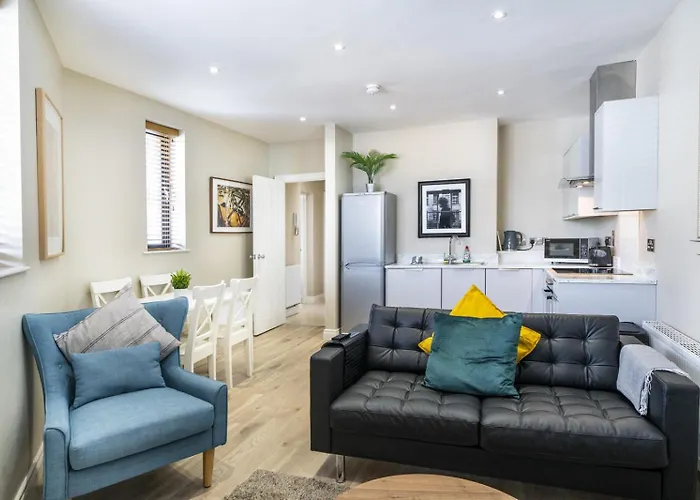 Old Hollywood - 1Bd Ap - Gold Short Term Stays