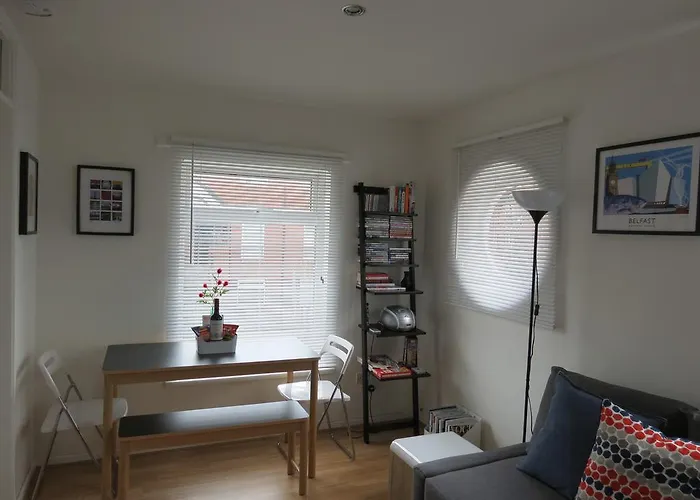 Fantastic Central Location - Parking - Business Or Leisure