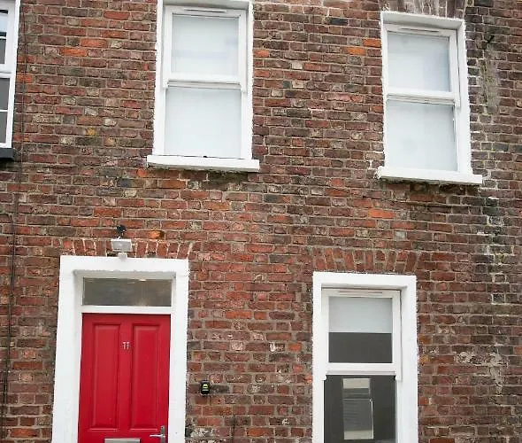 11 College Place North