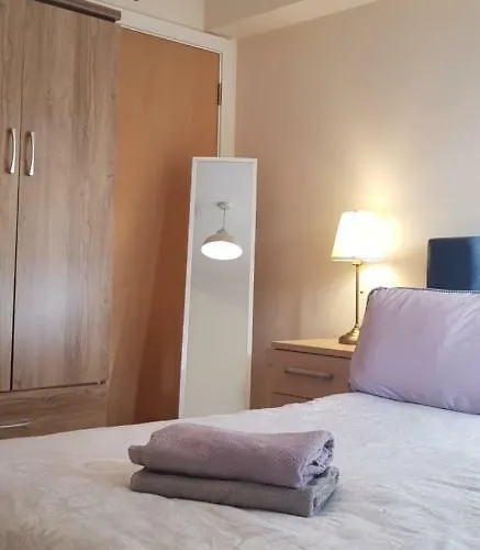 Lesley Apartments