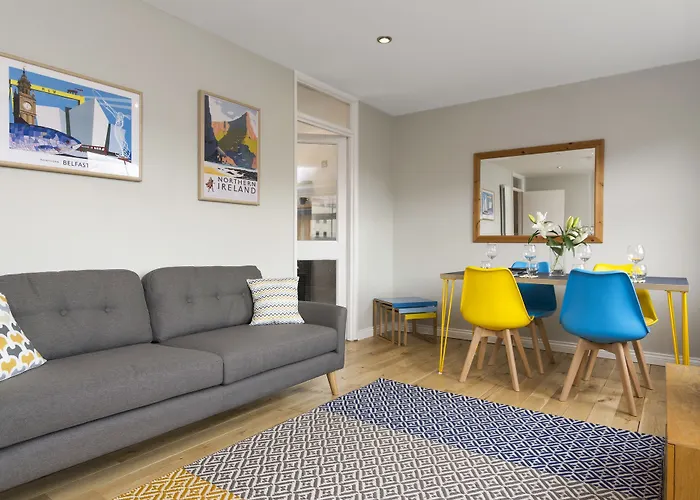 Salisbury Street Apartment