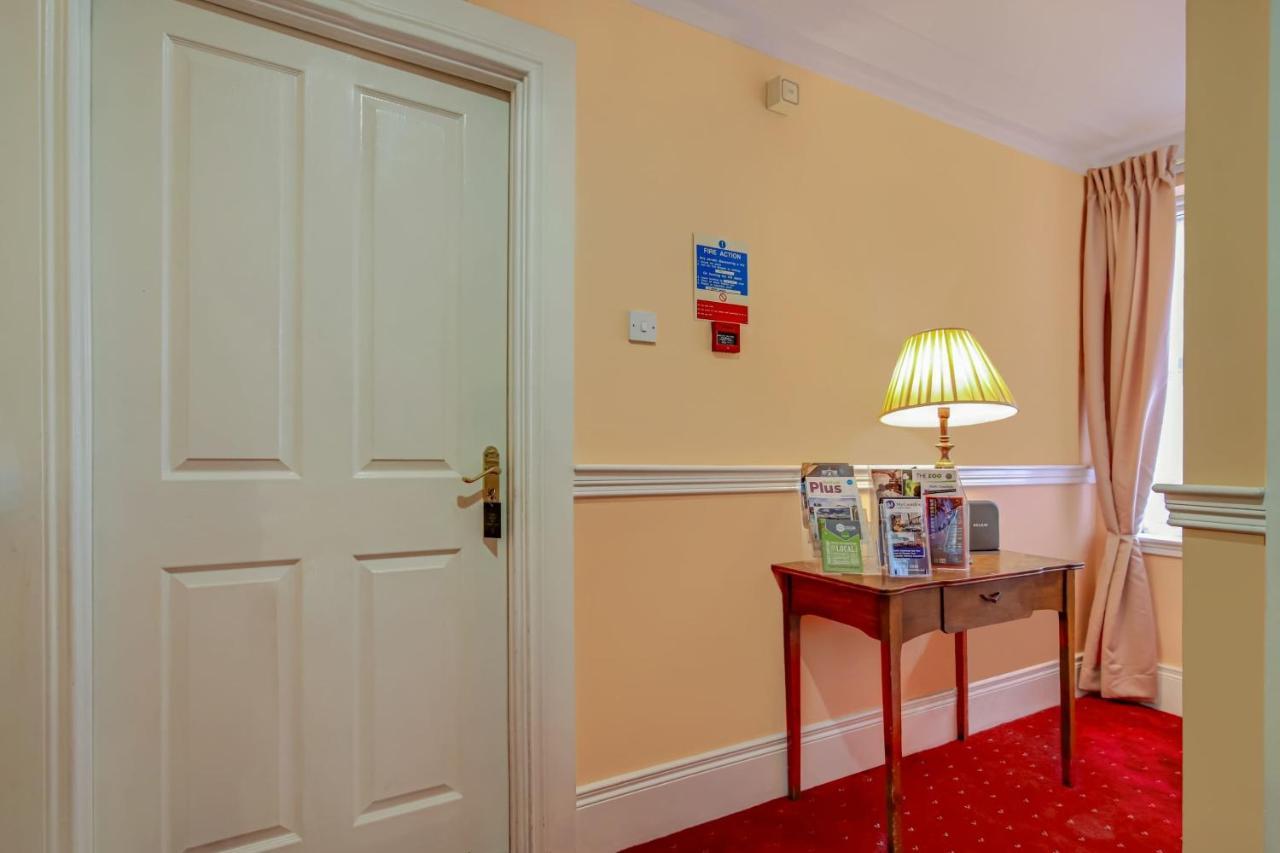 Avenue House 3*