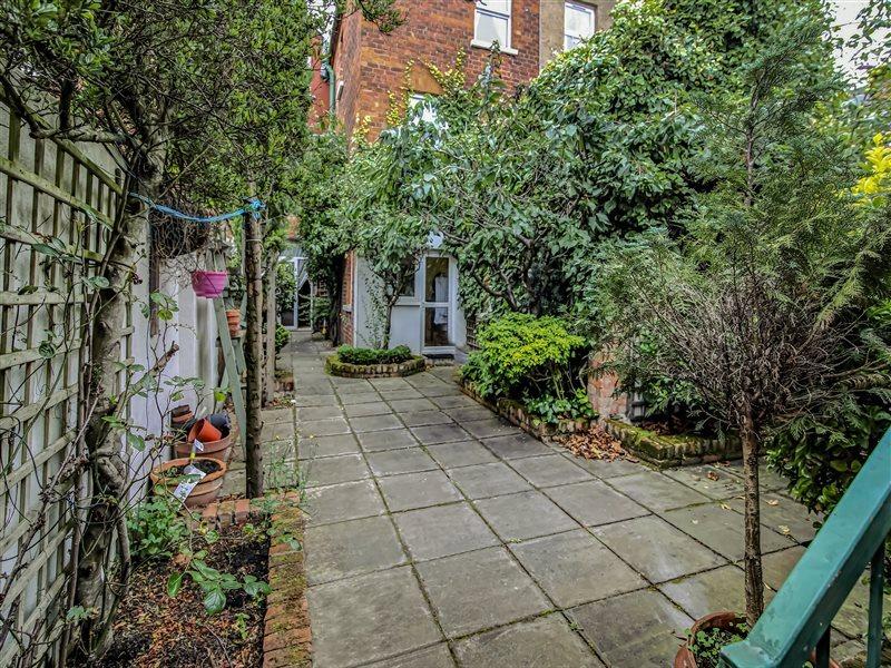 Guest house Avenue House