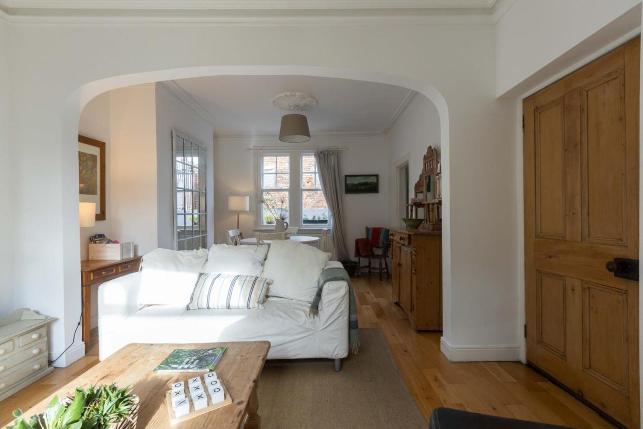 Beersbridge Cottage Near Titanic Centre & Airport