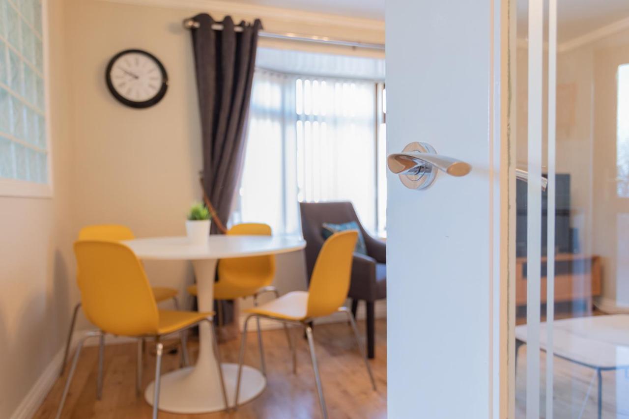 New Modern Centre Apartment Belfast
