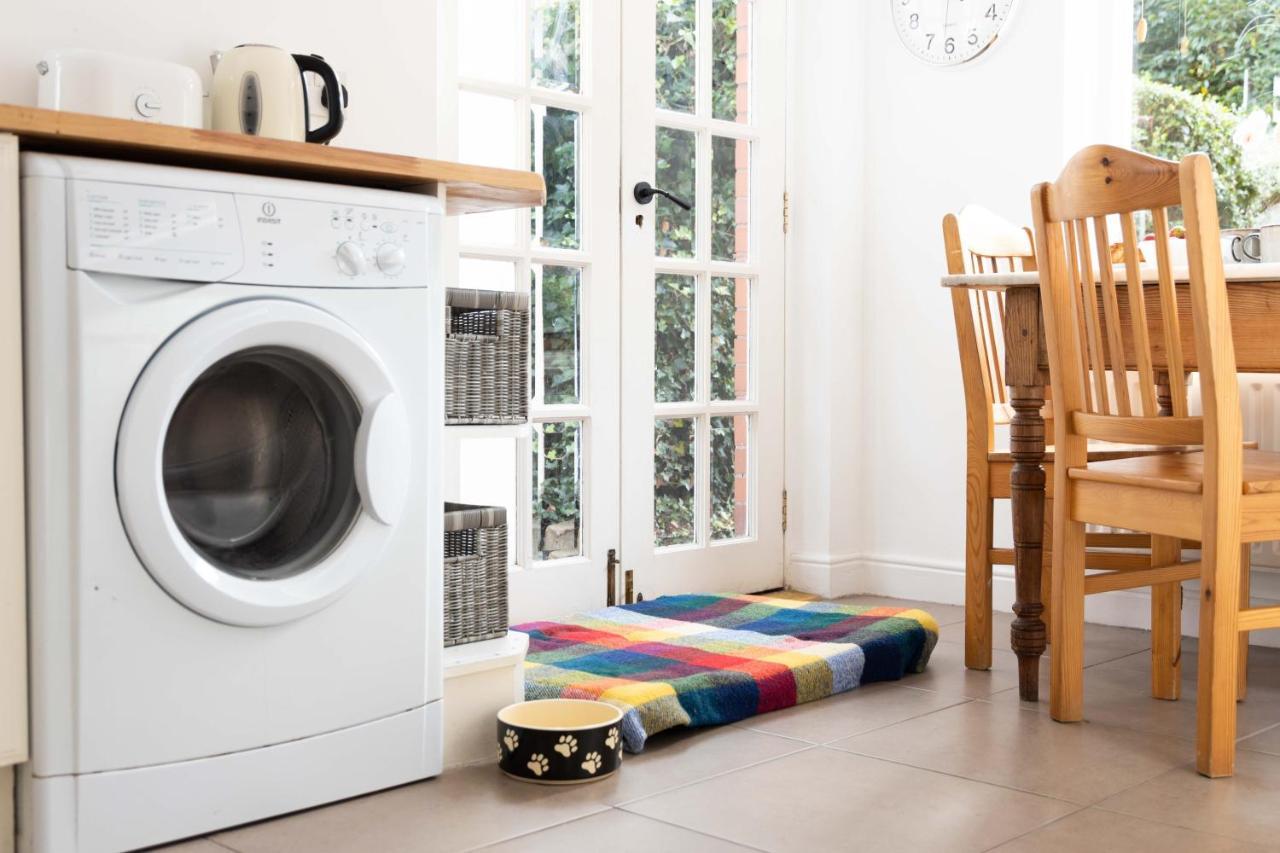 Beersbridge Cottage Near Titanic Centre & Airport Belfast