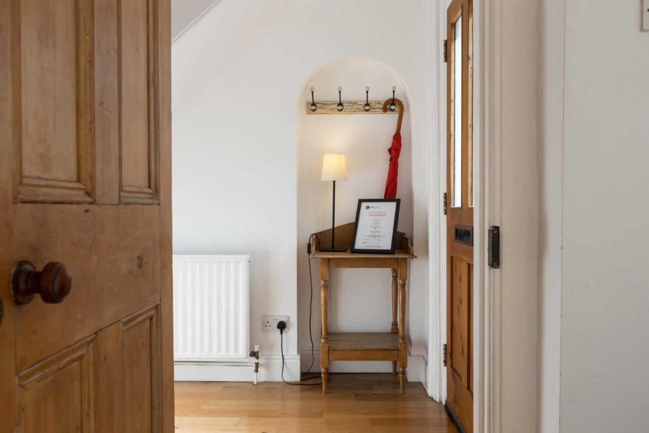 Beersbridge Cottage Near Titanic Centre & Airport Holiday home
