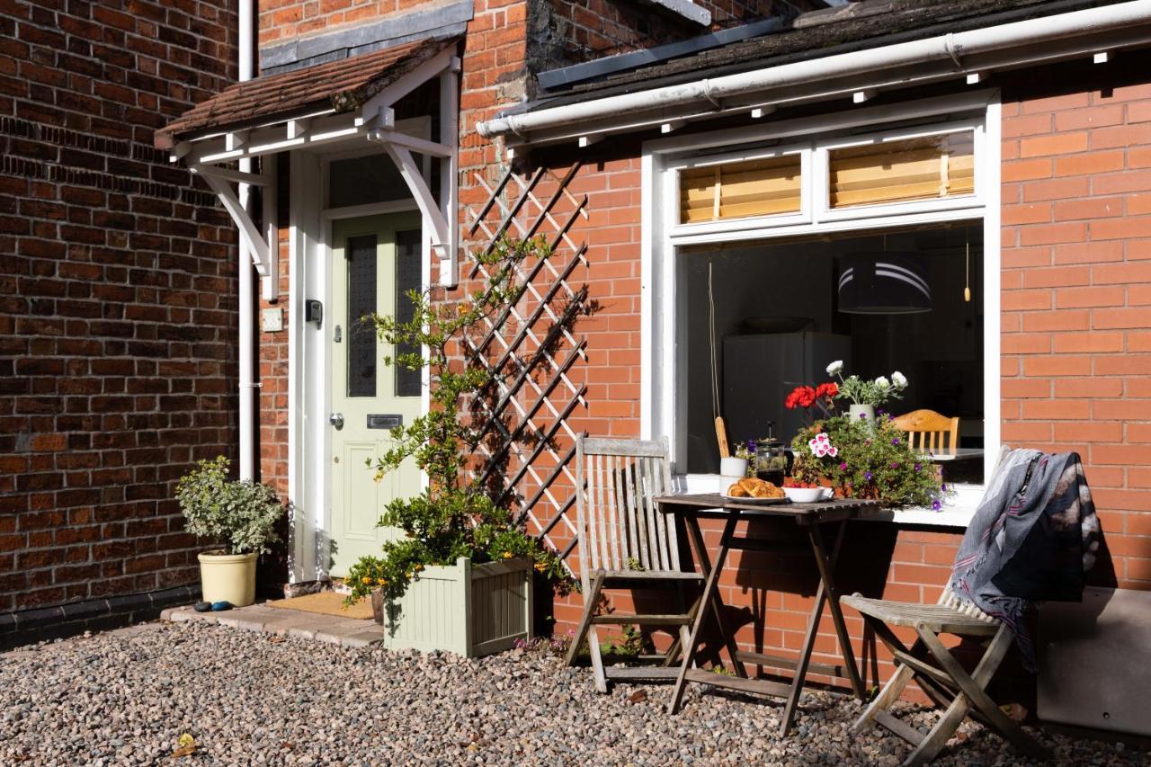 Beersbridge Cottage Near Titanic Centre & Airport *