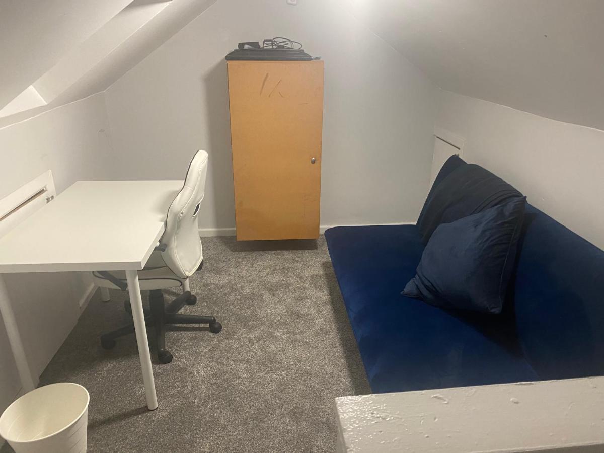 Convenient Apartment *