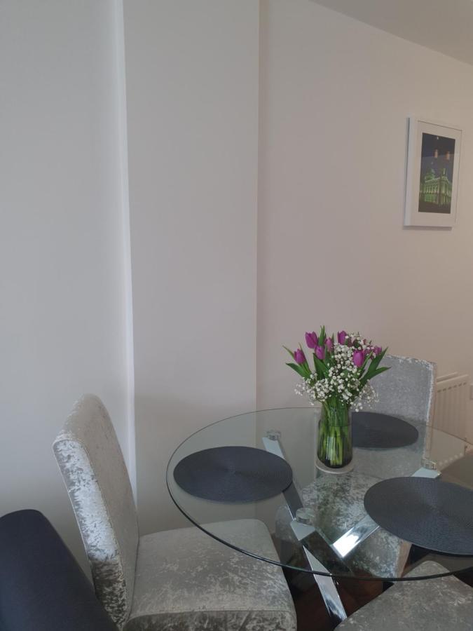 Victoria Place Apartment *