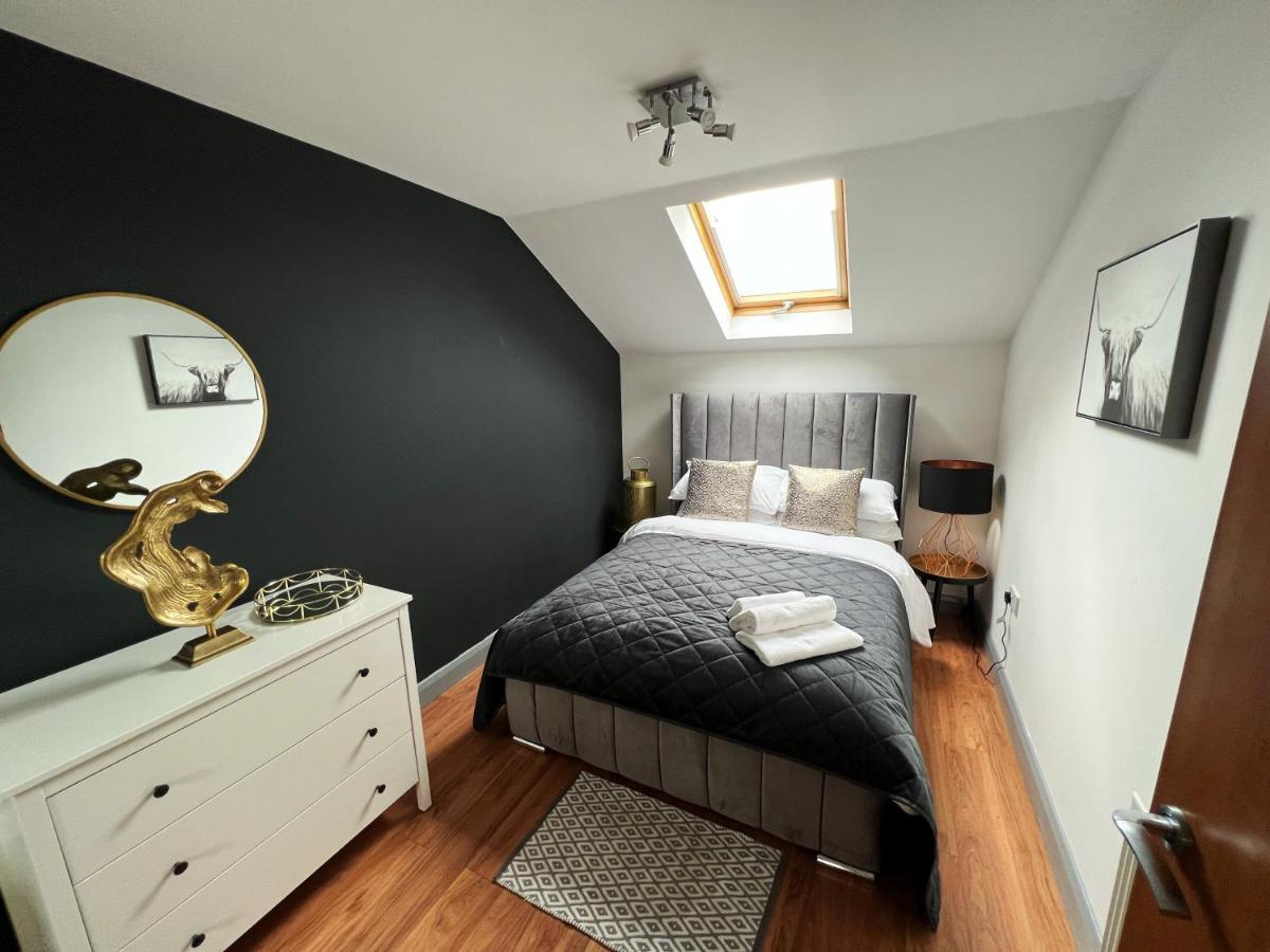 Luxury Apartment *