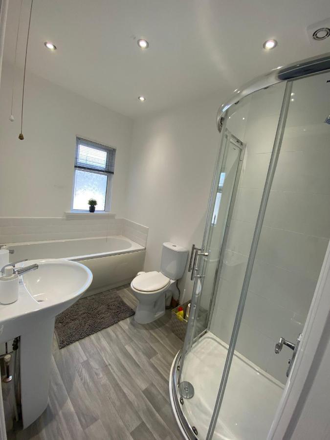 Modern Two Bedroom House Close To Centre Holiday home *