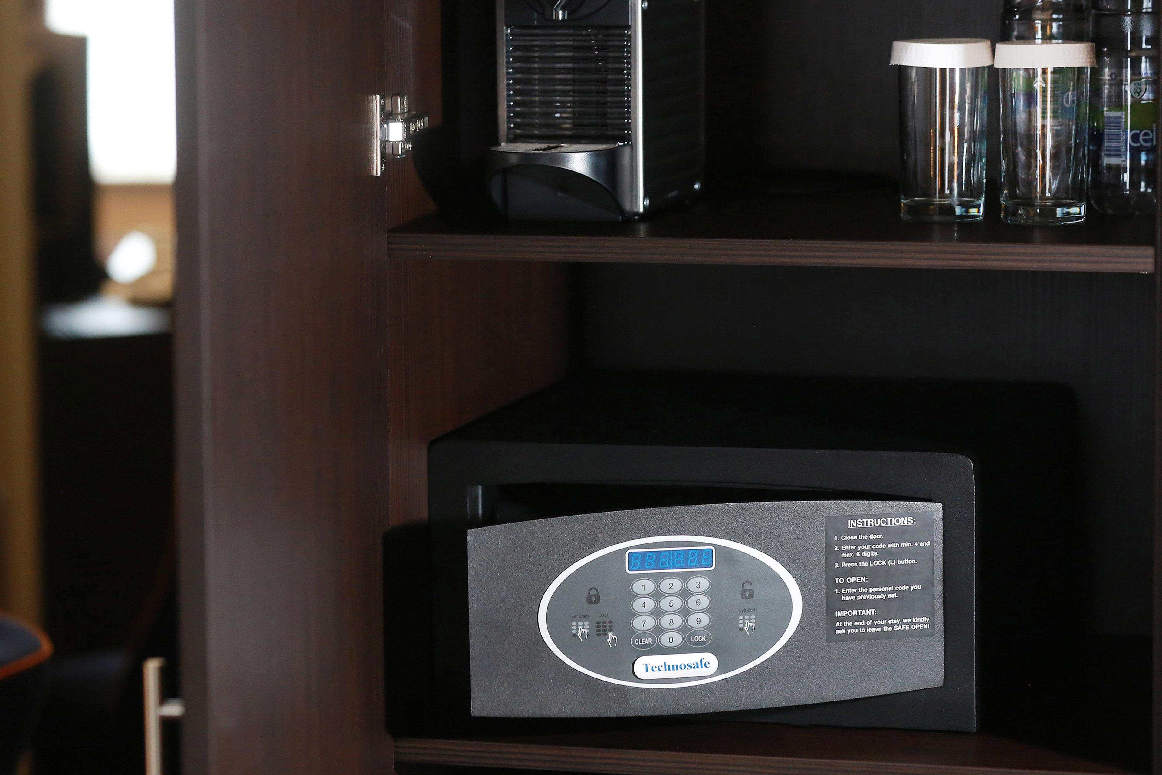 By Ihg 4* Belfast