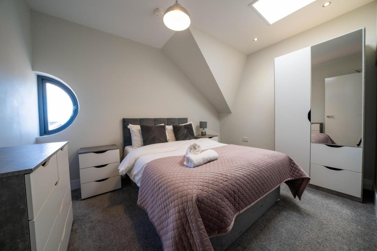Three Bed Sleeps 5 In Botanic