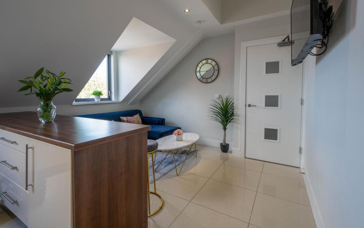 Three Bed Sleeps 5 In Botanic