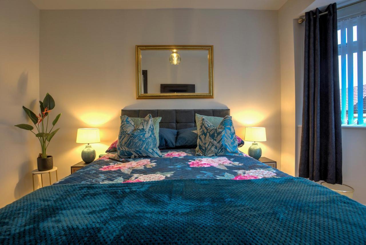 The Boutique Cozy Sleeps7 (adults Only) * Belfast