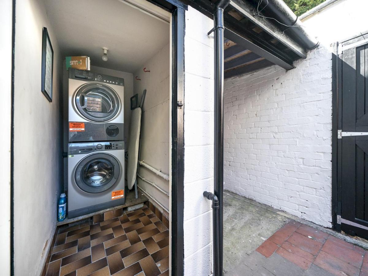 Pass The Keys Wonderful 3br Townhouse Top Location Cafes
